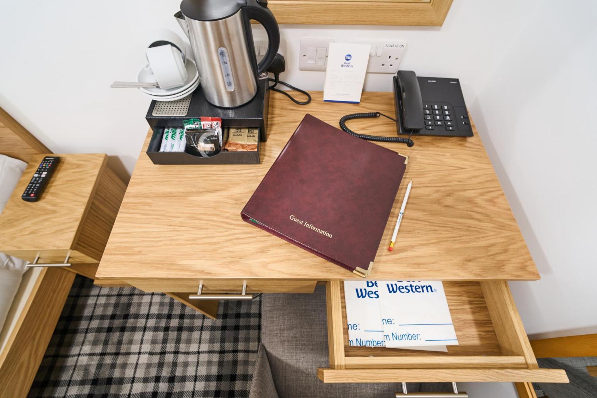 Best Western Greater London Ilford Bagian luar foto